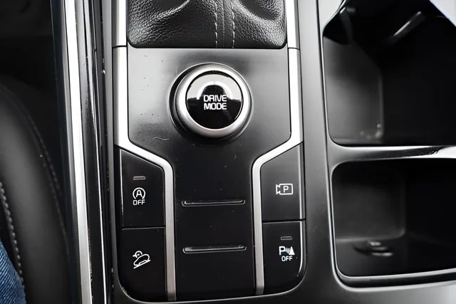 Used 2023 Glacial White Pearl Kia S image 33