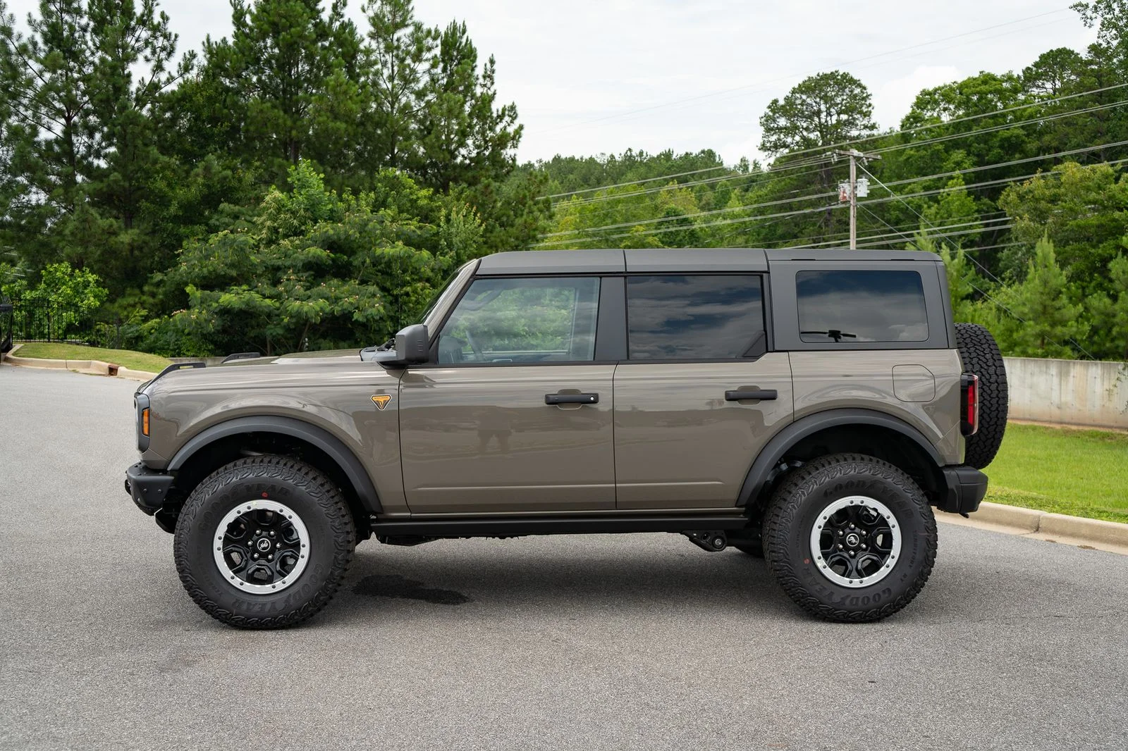 New 2026 Marsh Gray Ford Badlands® image 13