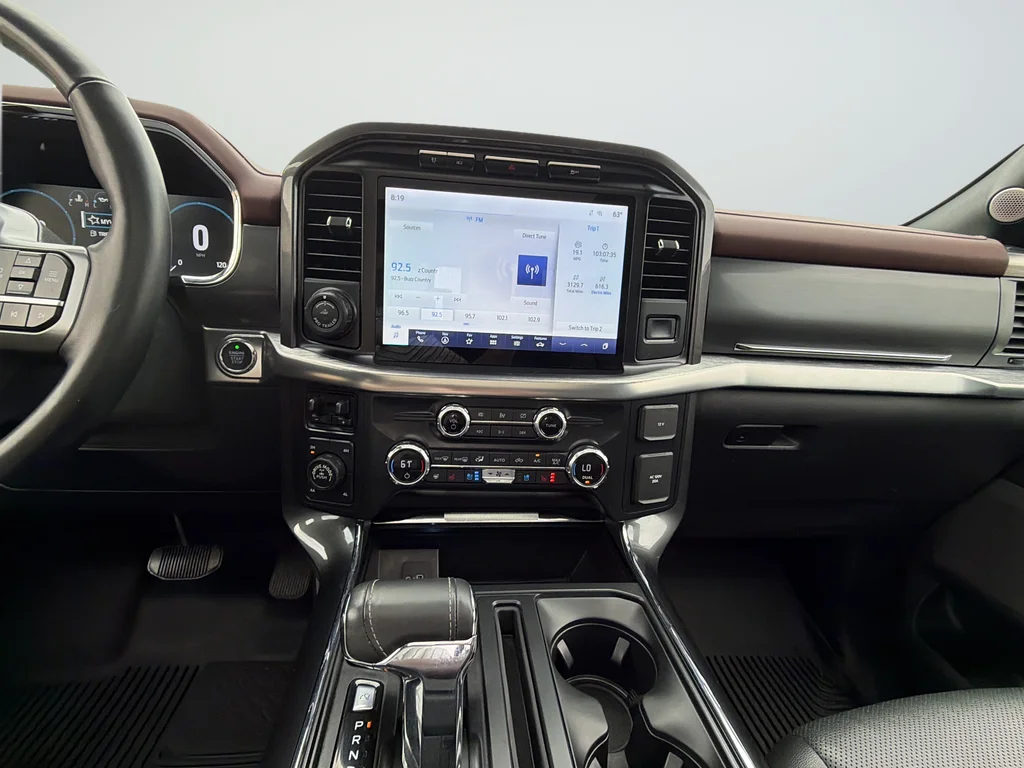 Used 2021 Silver Ford Lariat image 23