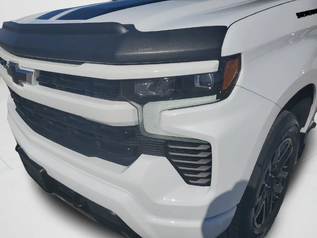 Used 2024 Summit White Chevrolet RST image 17