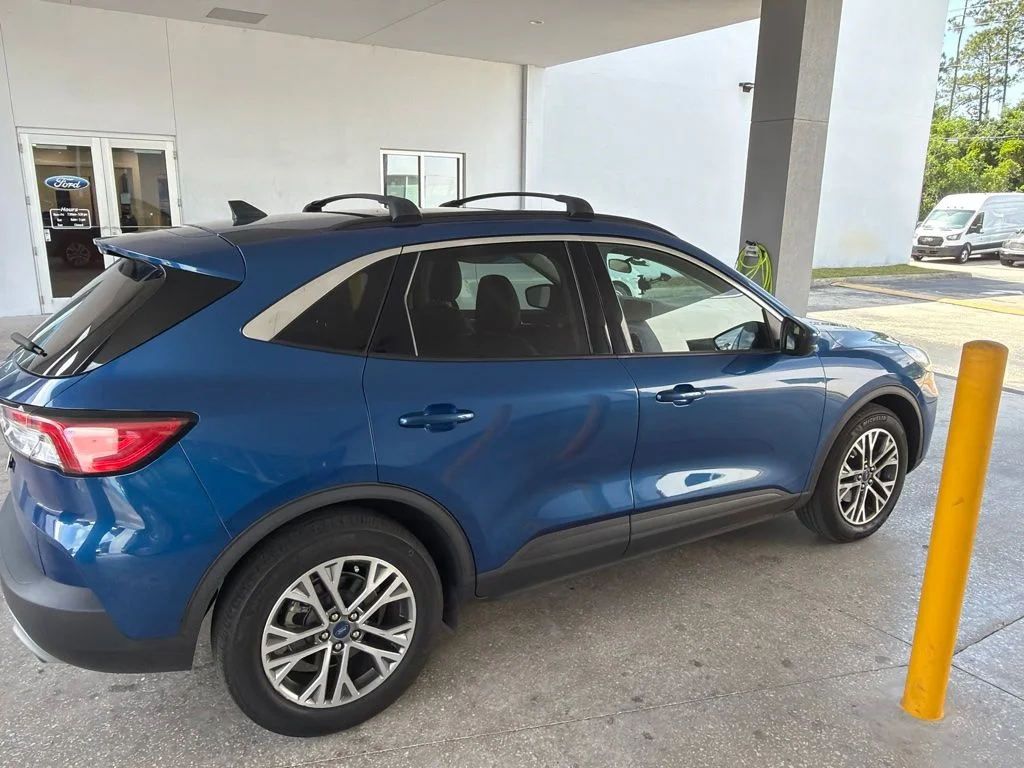 Used 2022 Blue Ford SEL image 8
