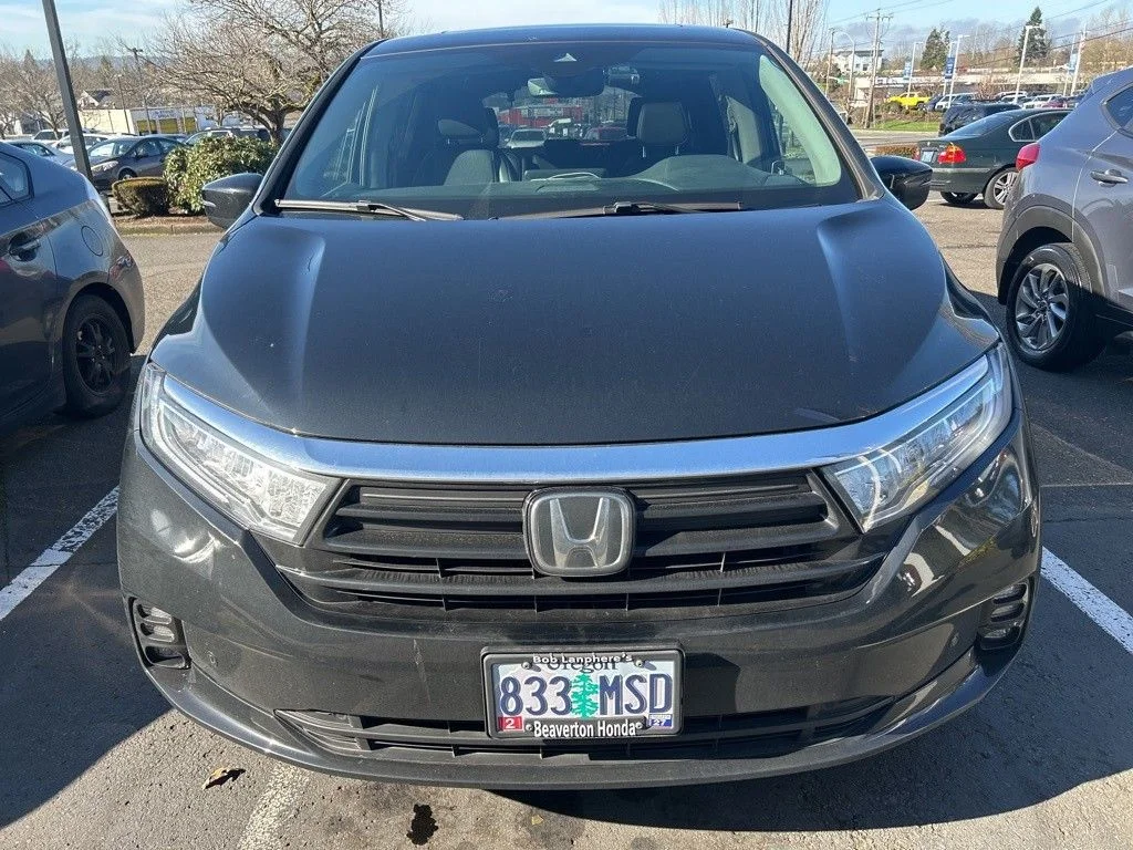 Used 2023 Crystal Black Pearl Honda Touring image 2