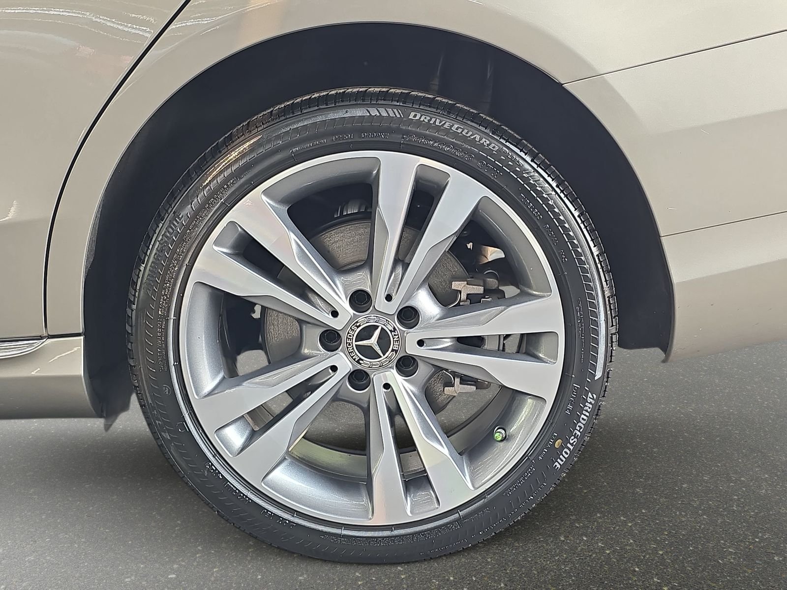Used 2020  Mercedes-Benz C 300 image 32