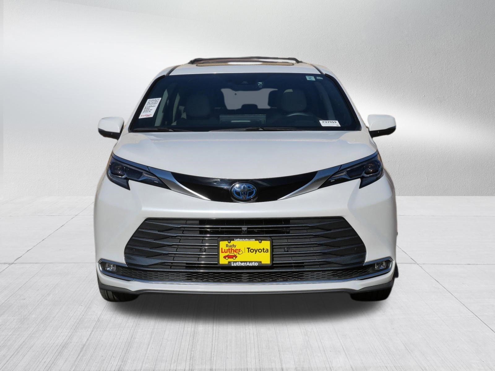 Certified 2025 Toyota Sienna Platinum with VIN 5TDERKEC4SS249315 for sale in Golden Valley, Minnesota