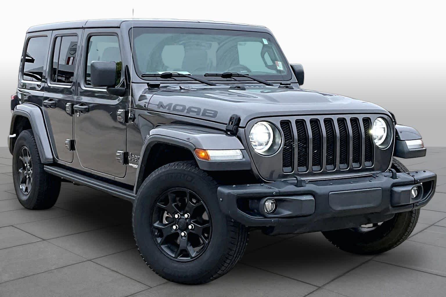 Used 2018 Granite Crystal Metallic Clearcoat Jeep Moab image 3