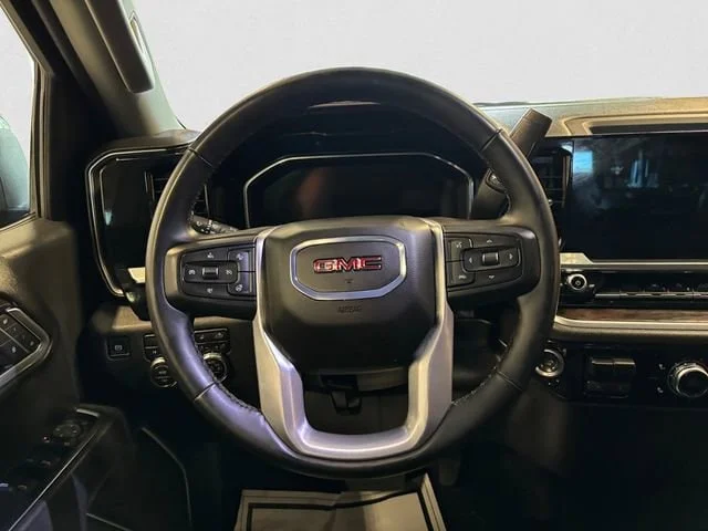 Used 2025 Onyx Black GMC SLT image 13
