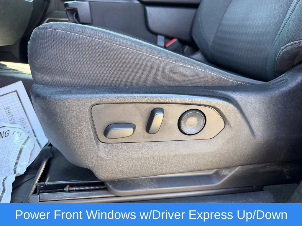 Used 2023 SUMMIT WHITE Chevrolet LT image 25