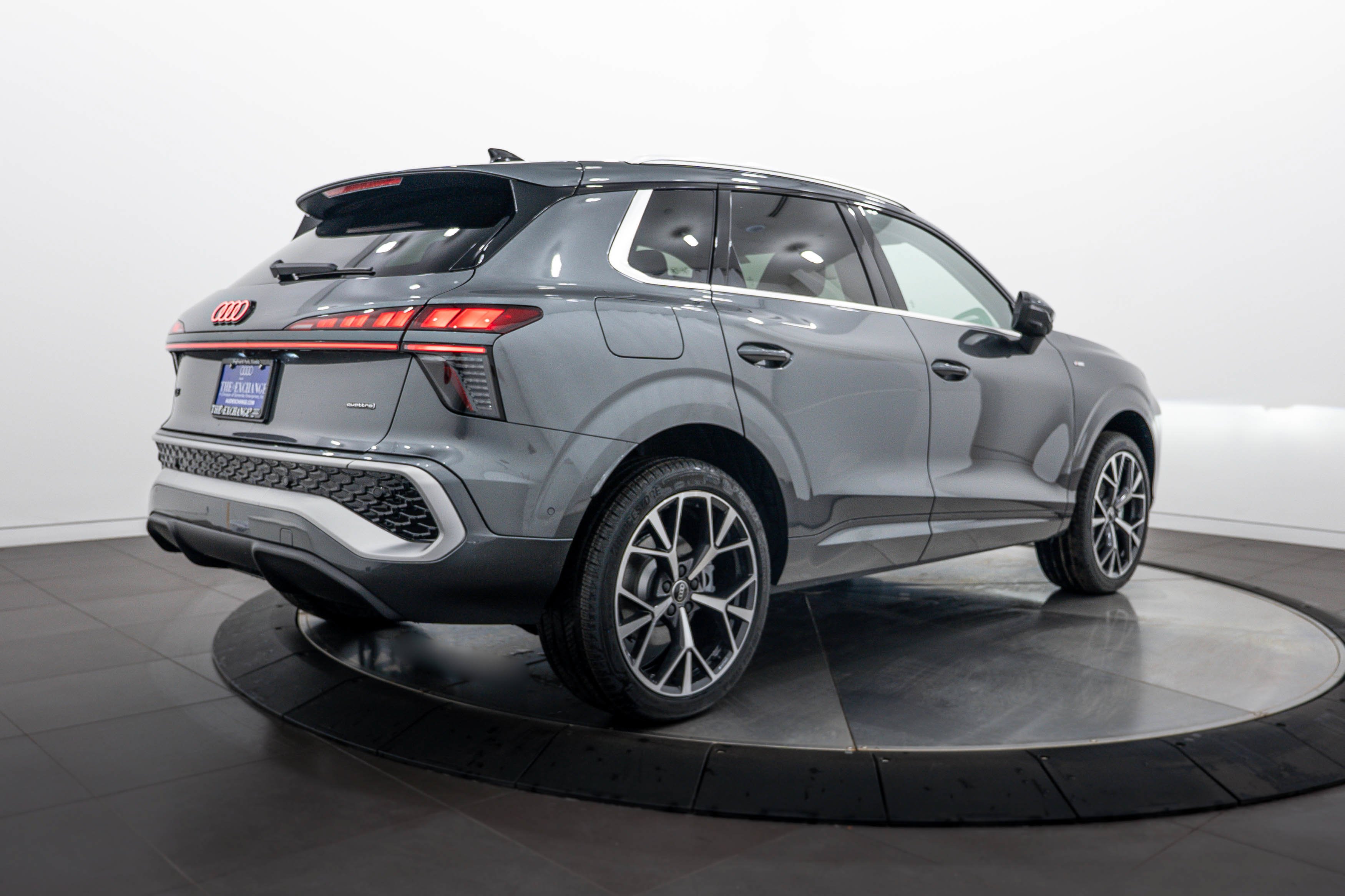 New 2026 Daytona Gray Audi S line image 4