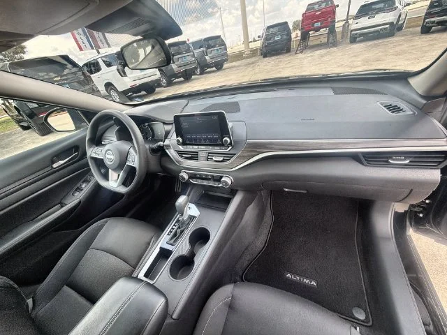 2025 Nissan Altima SV - Photo 27
