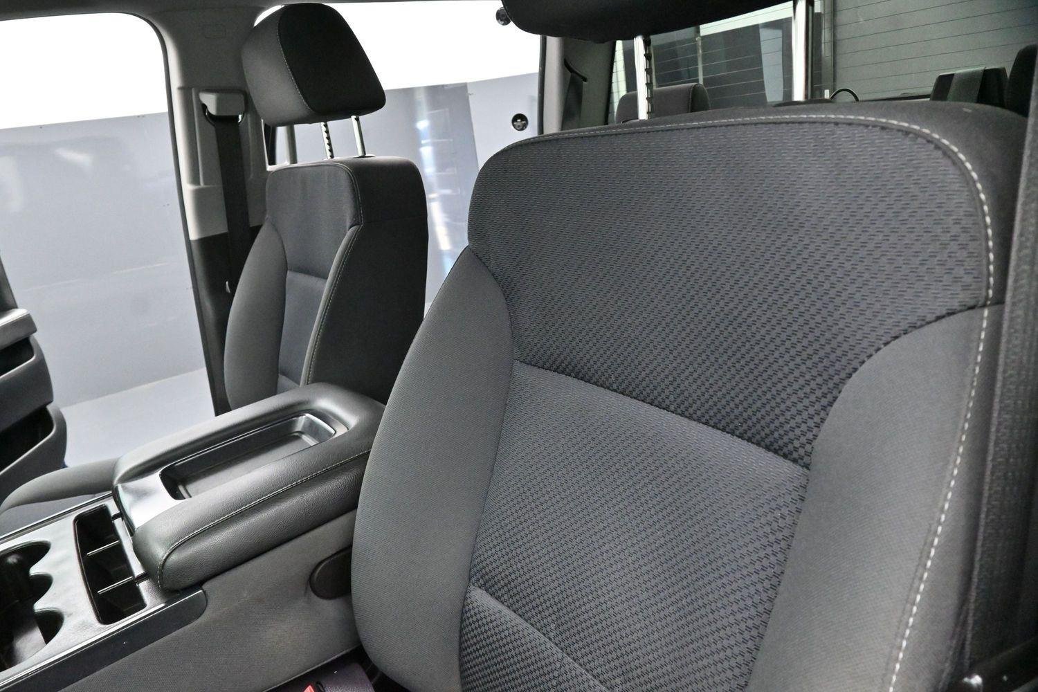 Used 2018 Deep Ocean Blue Metallic Chevrolet LT image 14