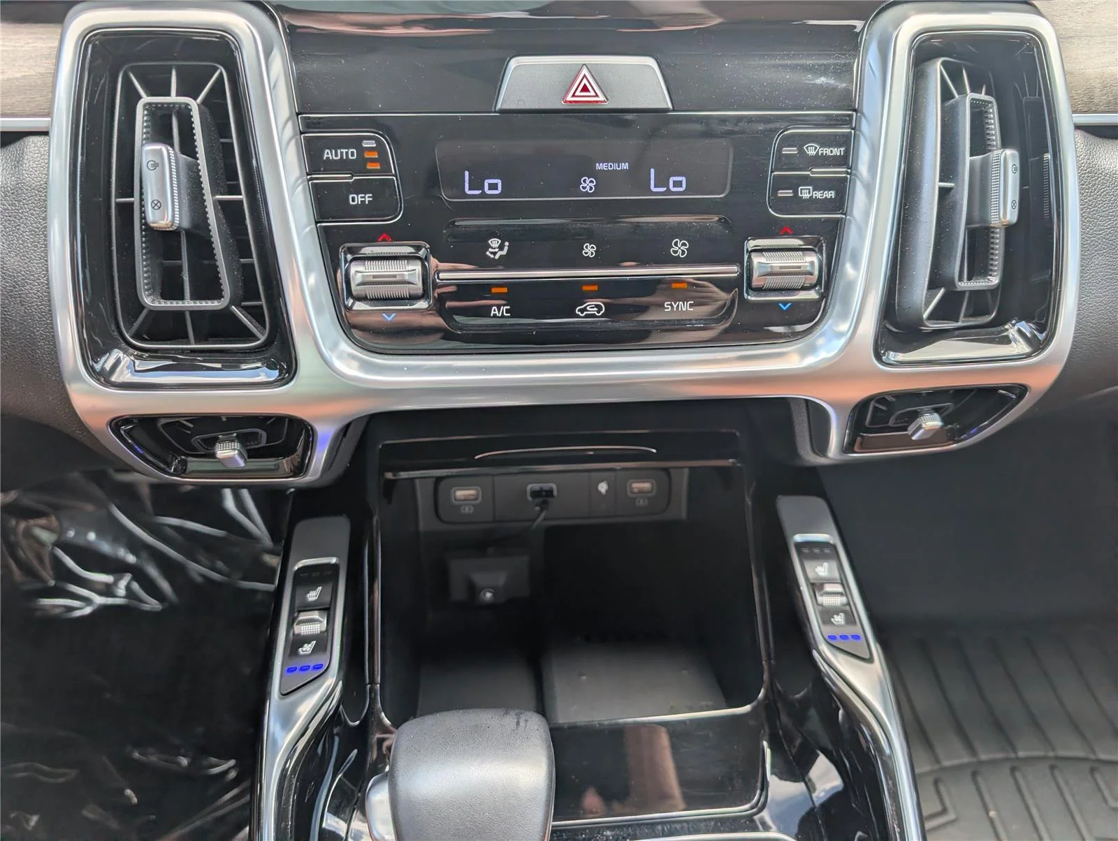 Used 2023 Glacial White Pearl Kia X-Line SX Prestige image 17
