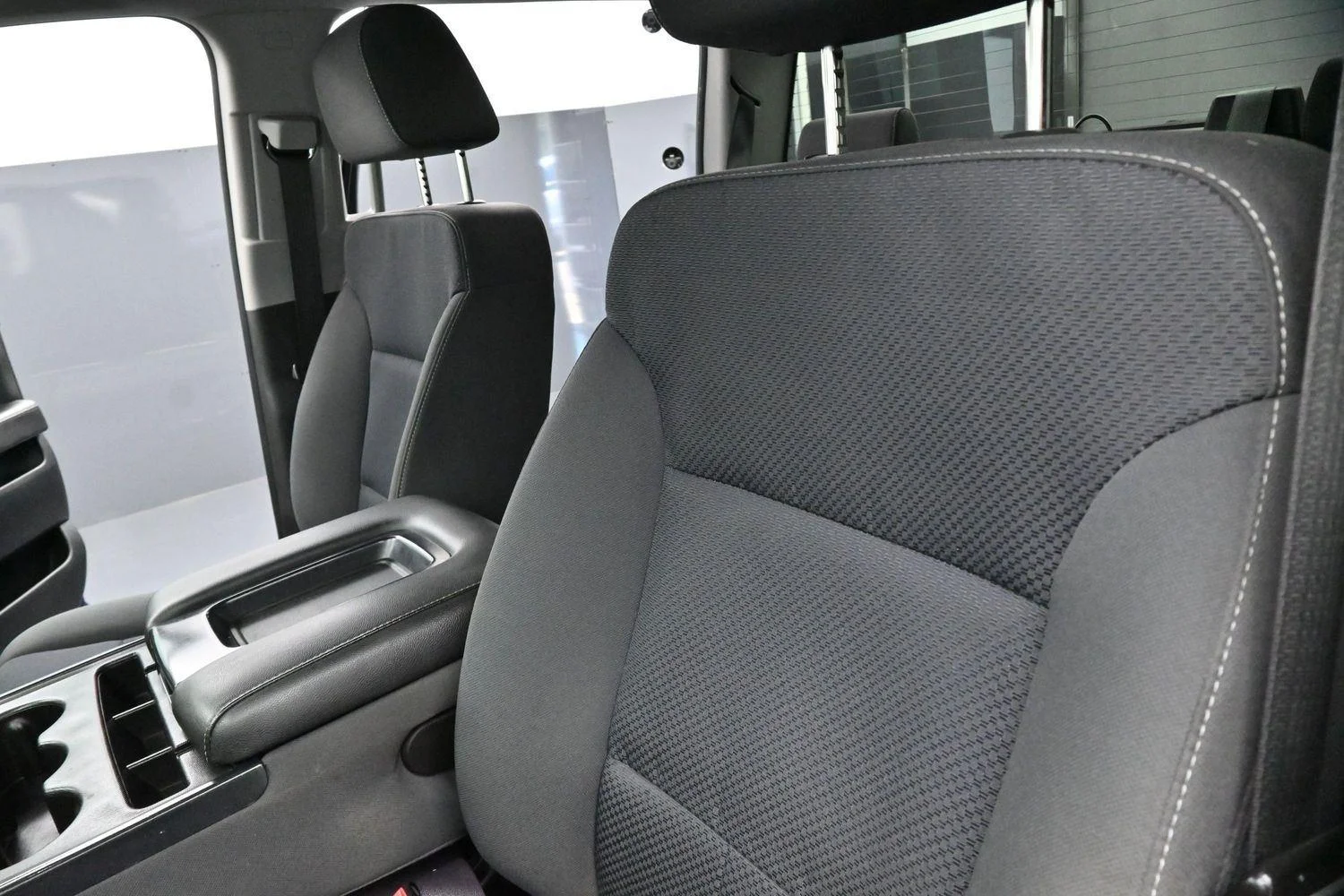 Used 2018 Deep Ocean Blue Metallic Chevrolet LT image 14