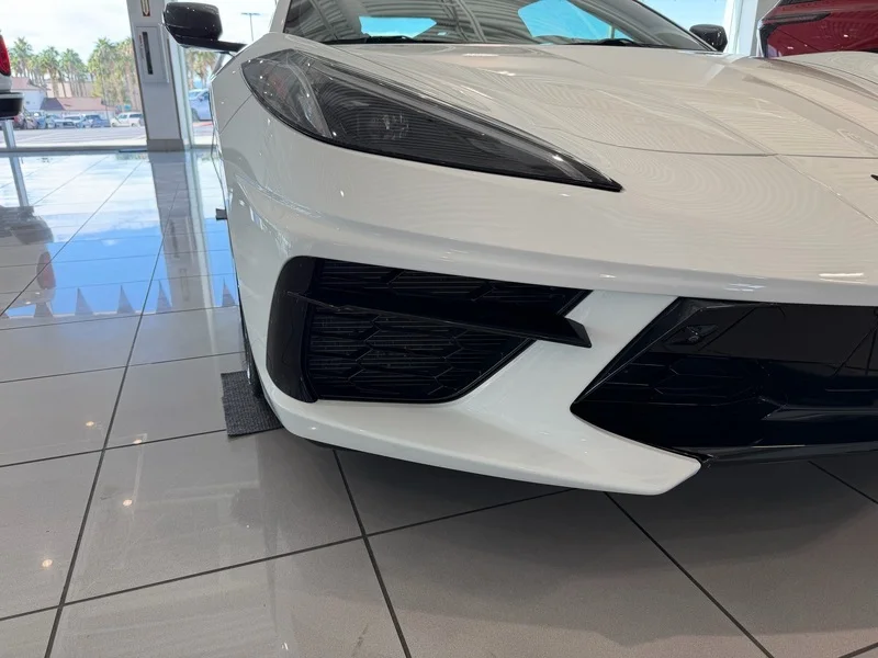 Used 2024 Arctic White Chevrolet 2LT image 17