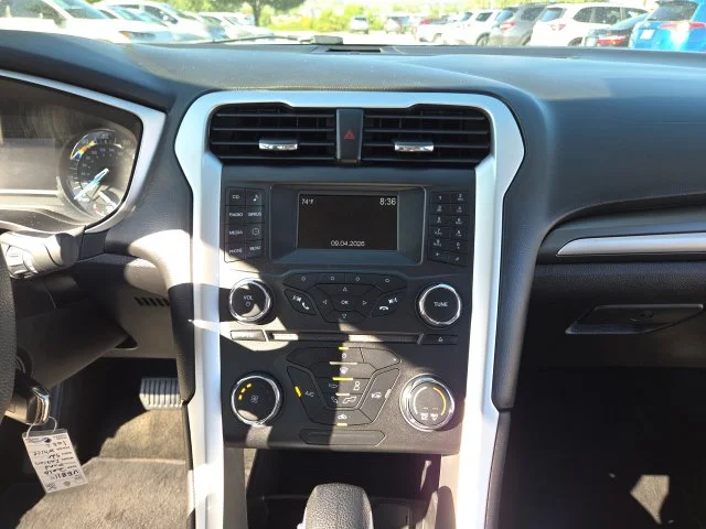 Used 2016 White Ford SE image 28