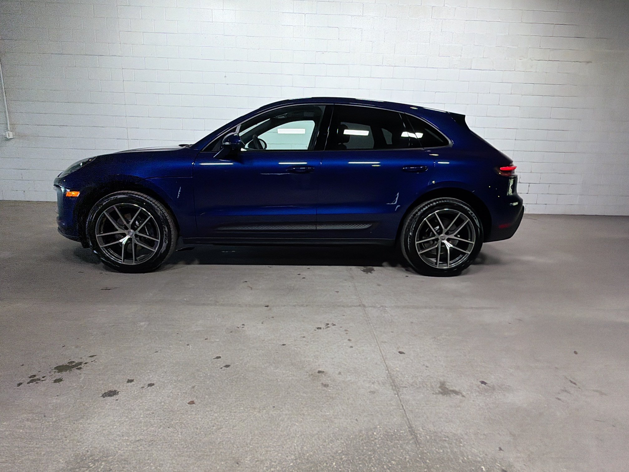 New 2026 Gentian Blue Metallic Porsche  image 2