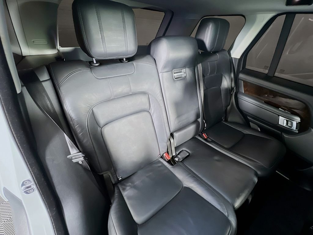 Used 2021 Fuji White Land Rover Base image 28