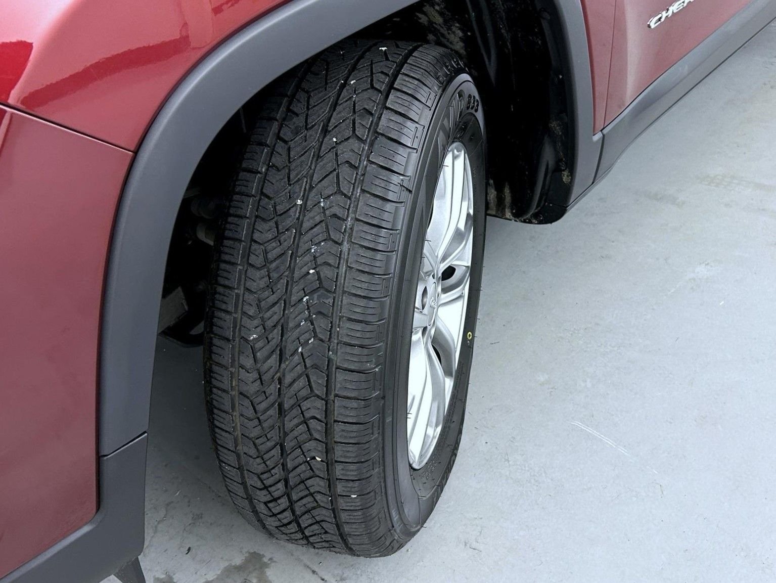 Used 2021 Red Jeep Latitude Plus image 24
