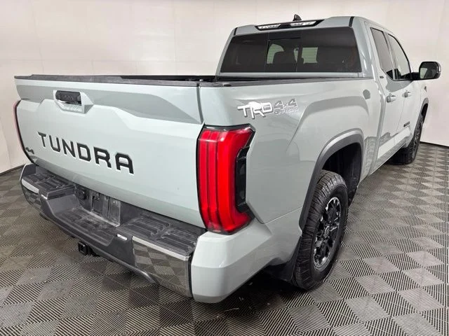 Used 2022  Toyota SR5 image 3
