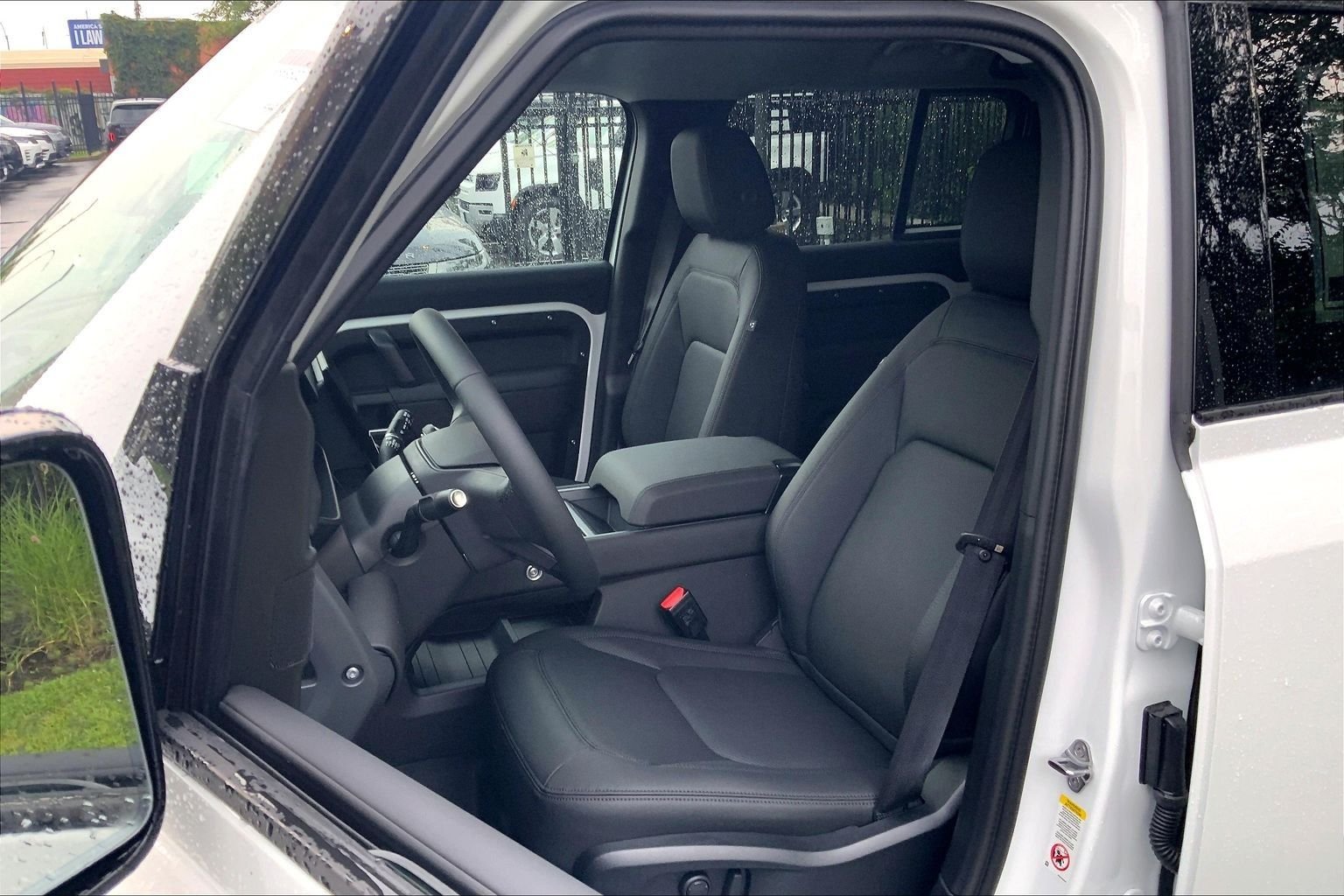 New 2026 Fuji White Land Rover S image 9