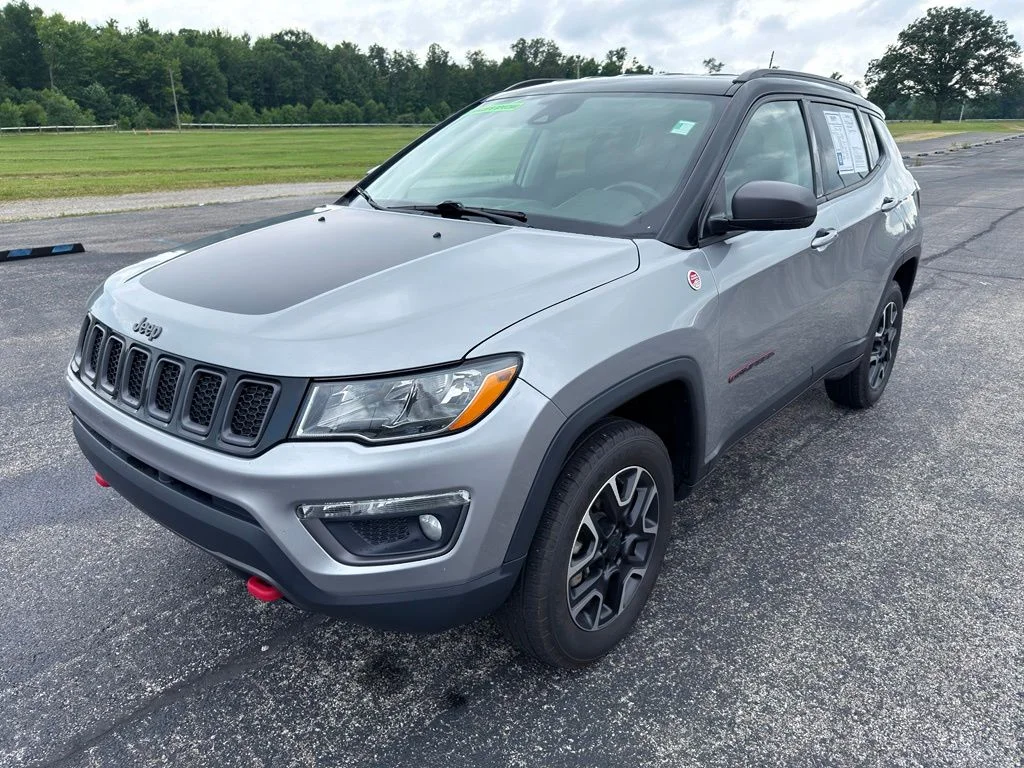 Used 2021 Silver Jeep Trailhawk image 13