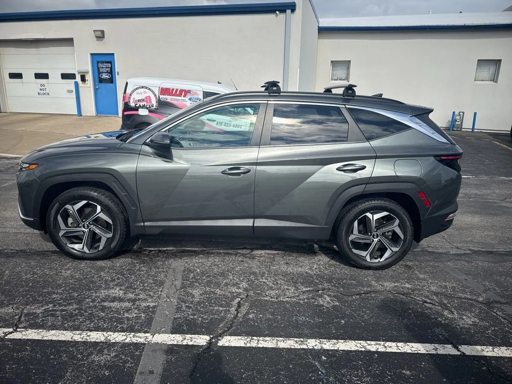 Used 2022 Gray Hyundai SEL image 6