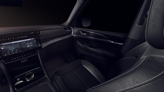 New 2026 Diamond Black Crystal Pearl-Coat Exterior Paint Jeep Altitude image 59
