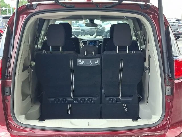 Used 2018 Red Chrysler Touring Plus image 29