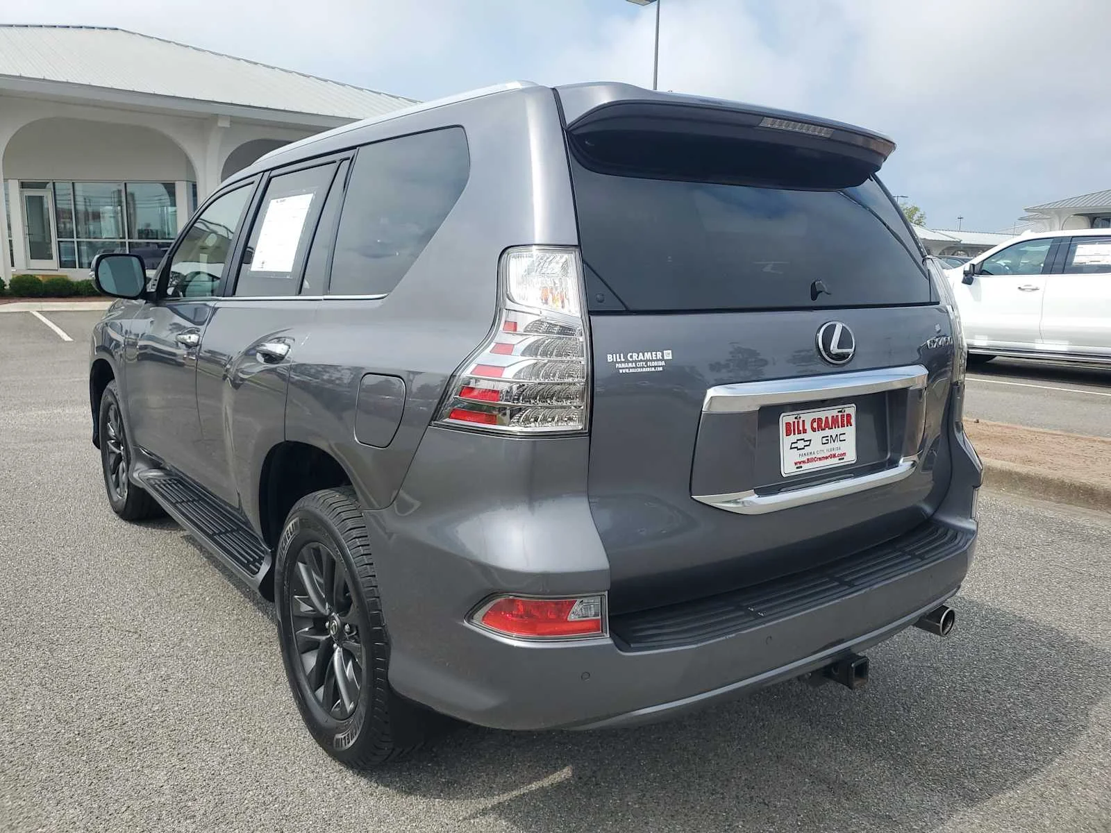 Used 2020  Lexus GX 460 Premium image 3