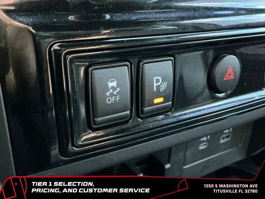 Used 2023 Black Nissan PRO-4X image 41