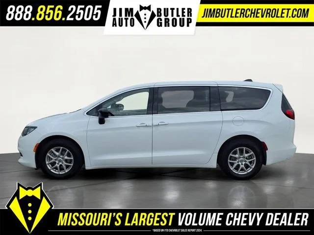 Used 2024  Chrysler LX image 20