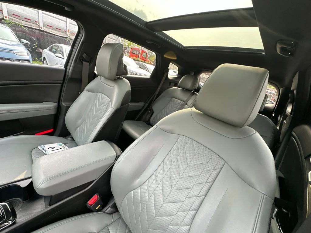 Used 2023 Black Kia X-Line image 11
