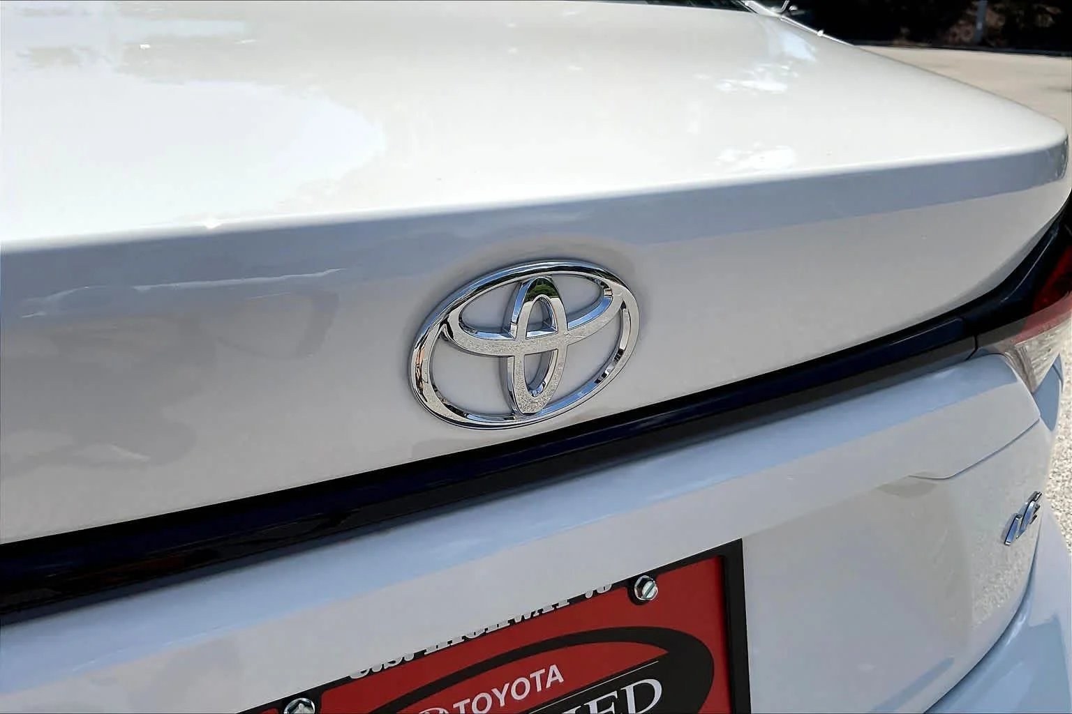Used 2026 Ice Cap Toyota LE image 30