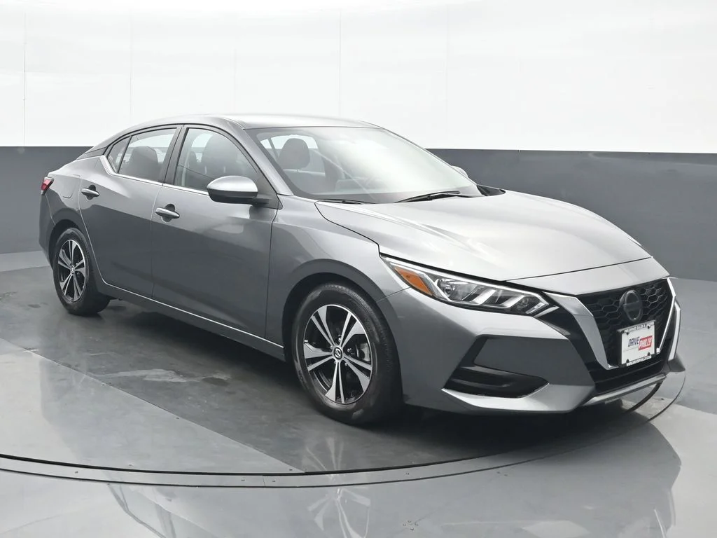 Used 2023 Gray Nissan SV image 9