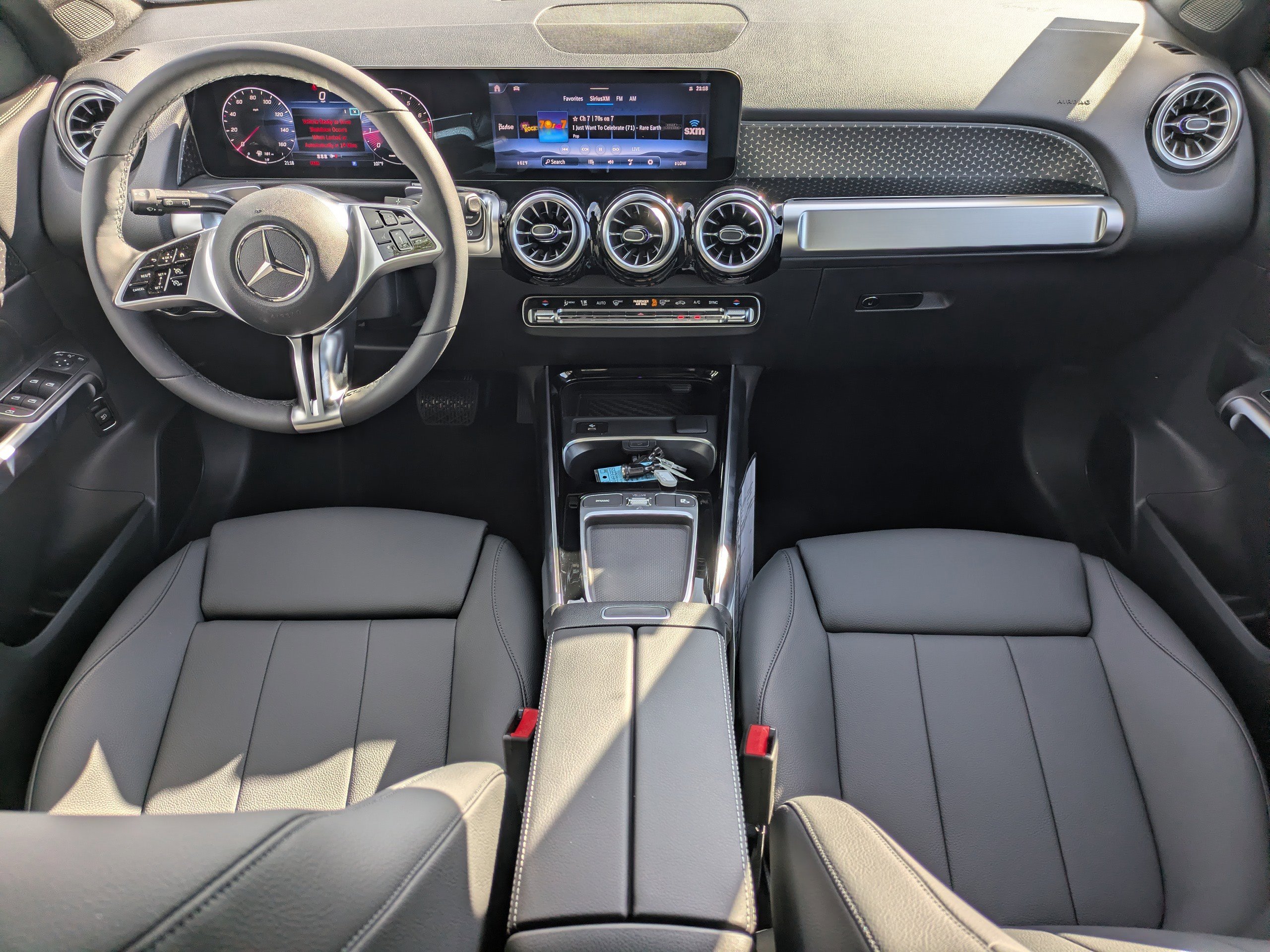 New 2026 Polar White Mercedes-Benz GLB 250 image 9