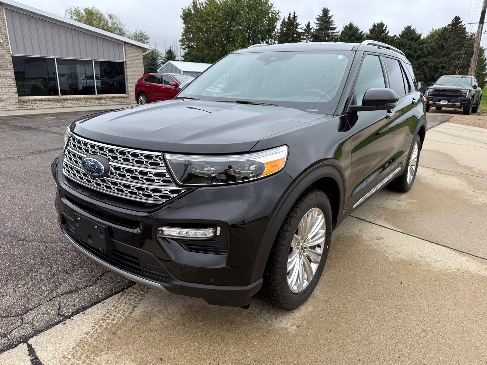 Certified Used 2020 Black Metallic Ford Limited image 2