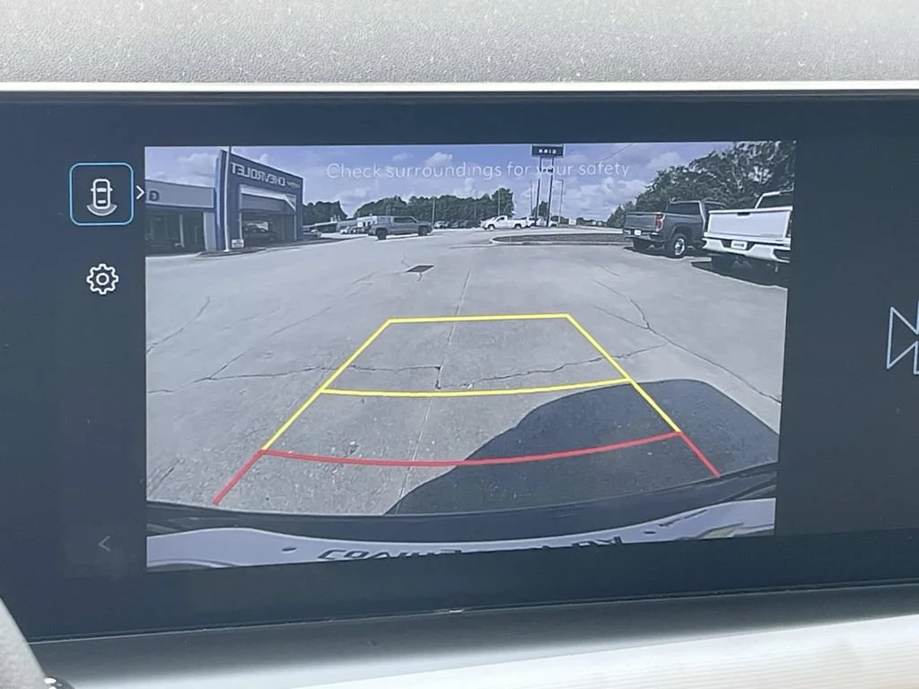 Used 2025  Hyundai SEL image 15