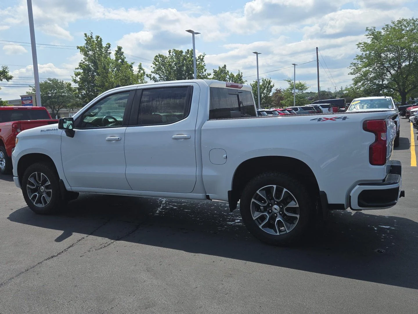 Used 2024 Summit White Chevrolet RST image 3