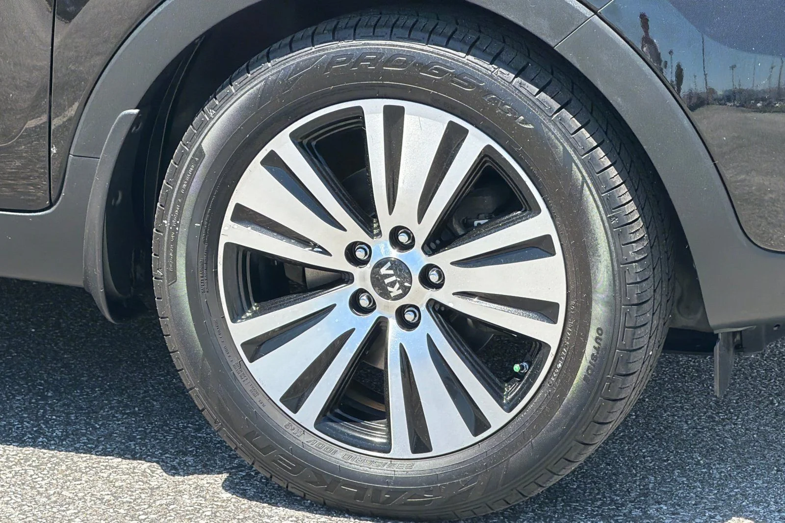 Used 2015 Black Kia EX image 29