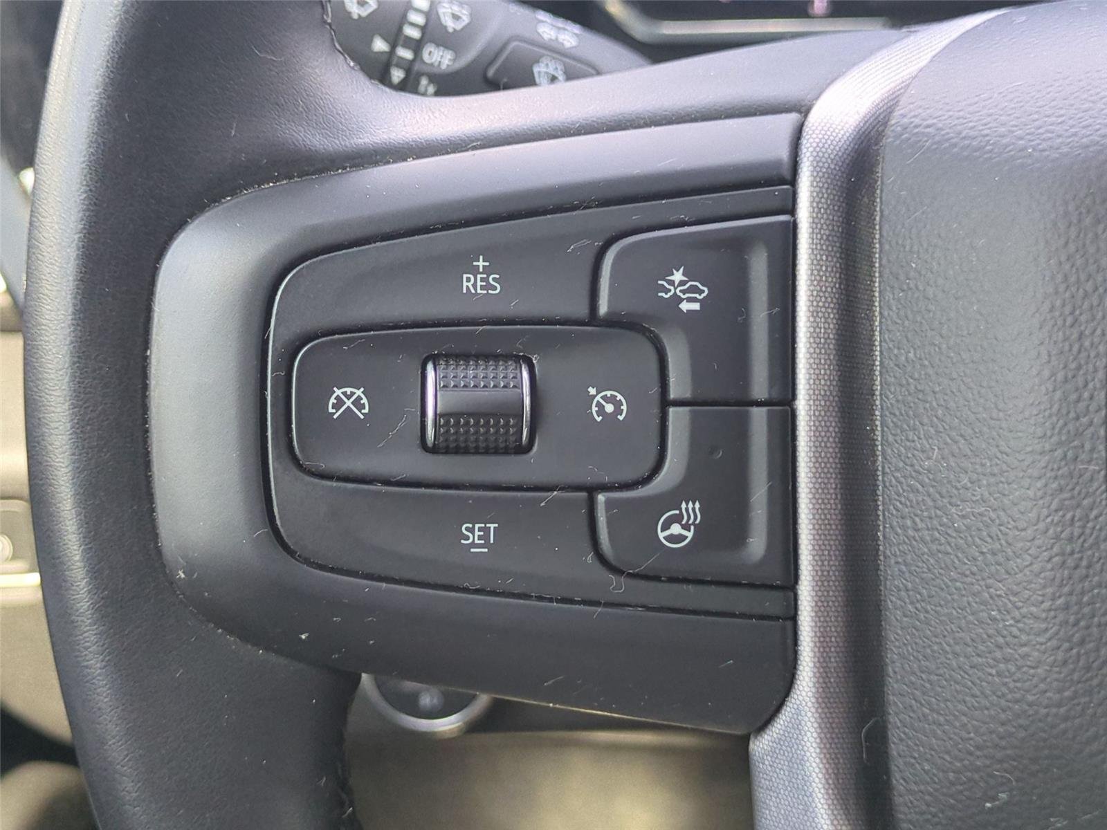 Used 2024 Onyx Black GMC Elevation image 20