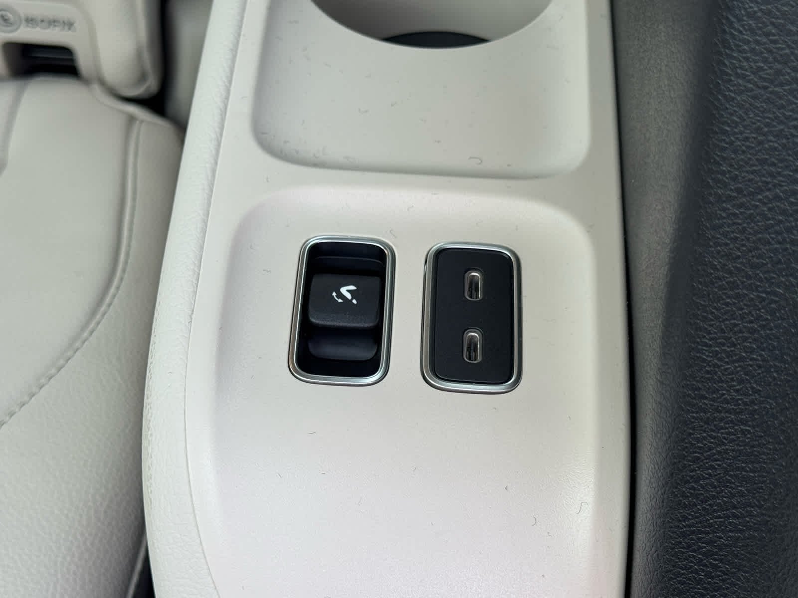 New 2026 Selenite Grey Metallic Mercedes-Benz GLS 450 image 38