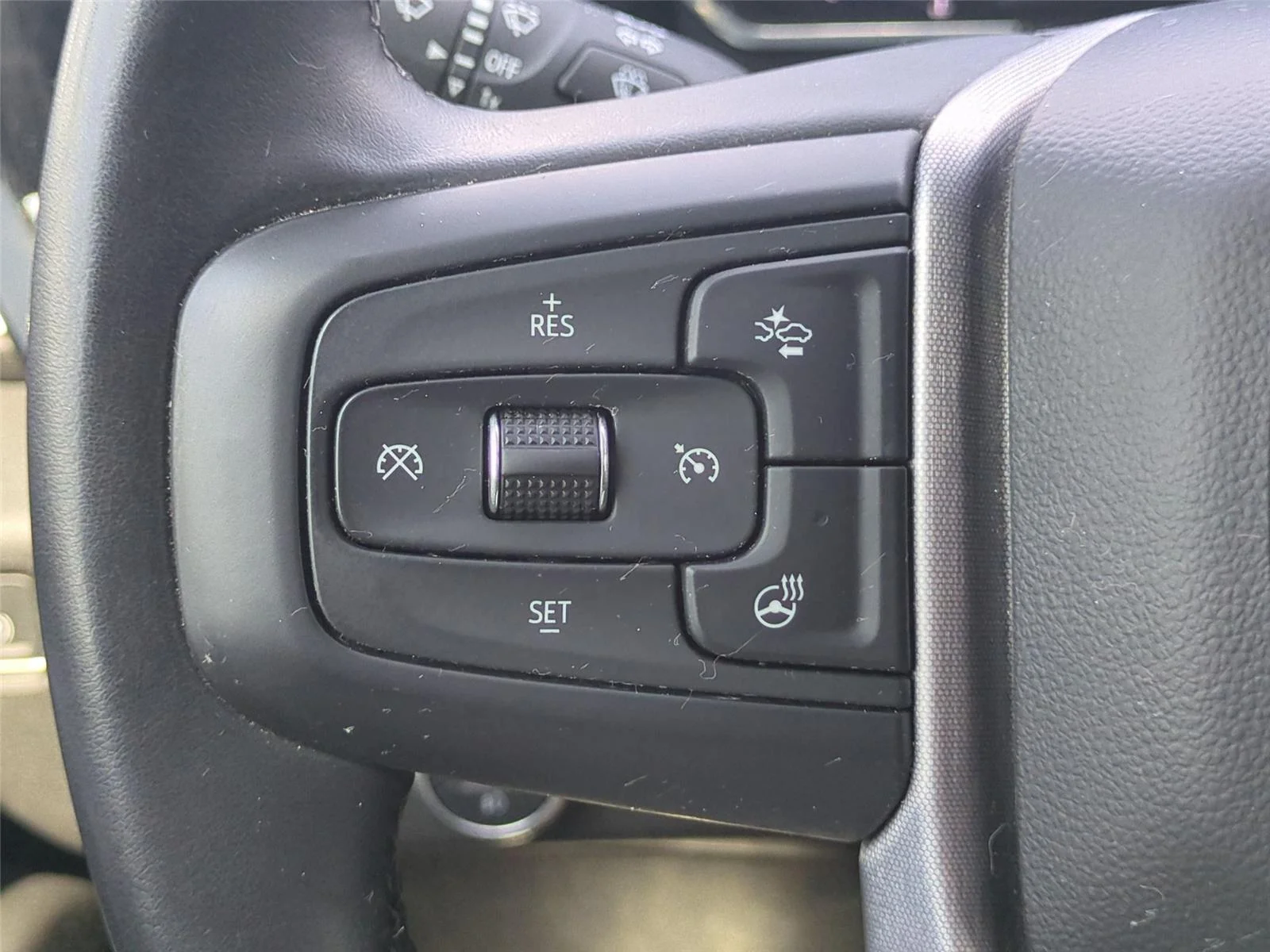 Used 2024 Onyx Black GMC Elevation image 20