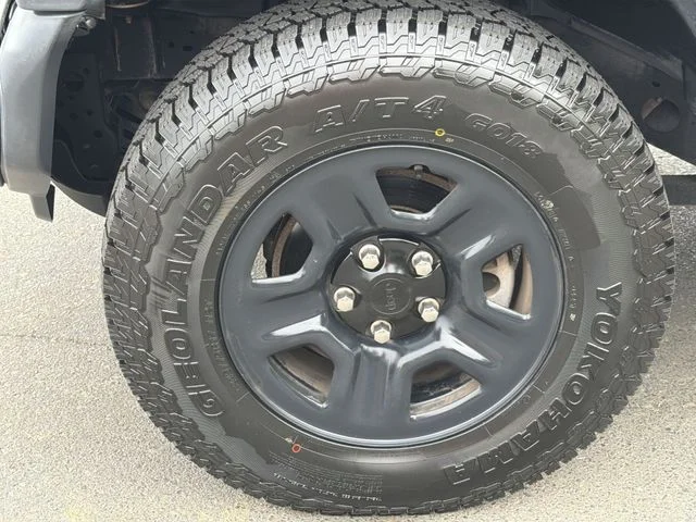 Used 2020 Gray Jeep Sport image 17