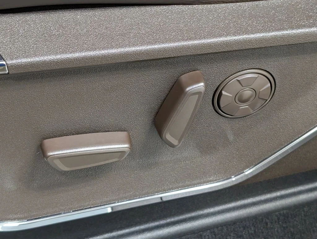 New 2026 Star White Metallic Tri-Coat Ford F-350® King Ranch® image 17