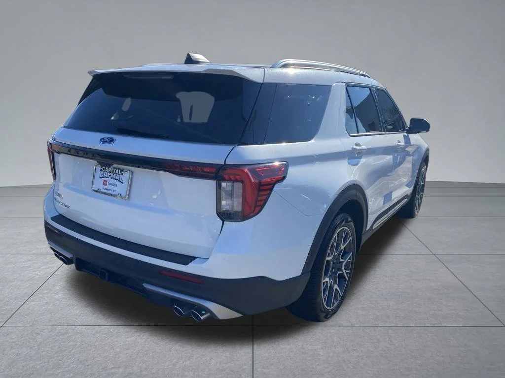 Used 2025 White Ford Platinum image 14