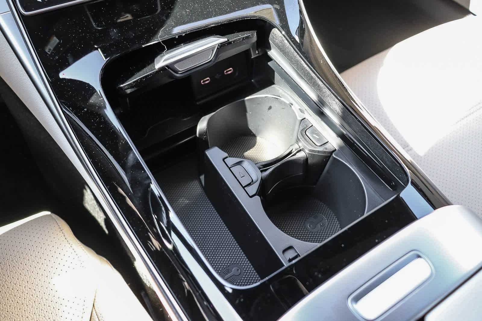 New 2026 Polar White Mercedes-Benz C 300 image 24