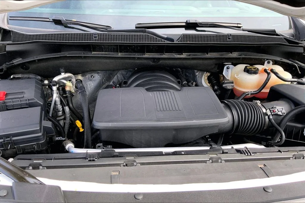 Used 2025 Beige Chevrolet Z71 image 30