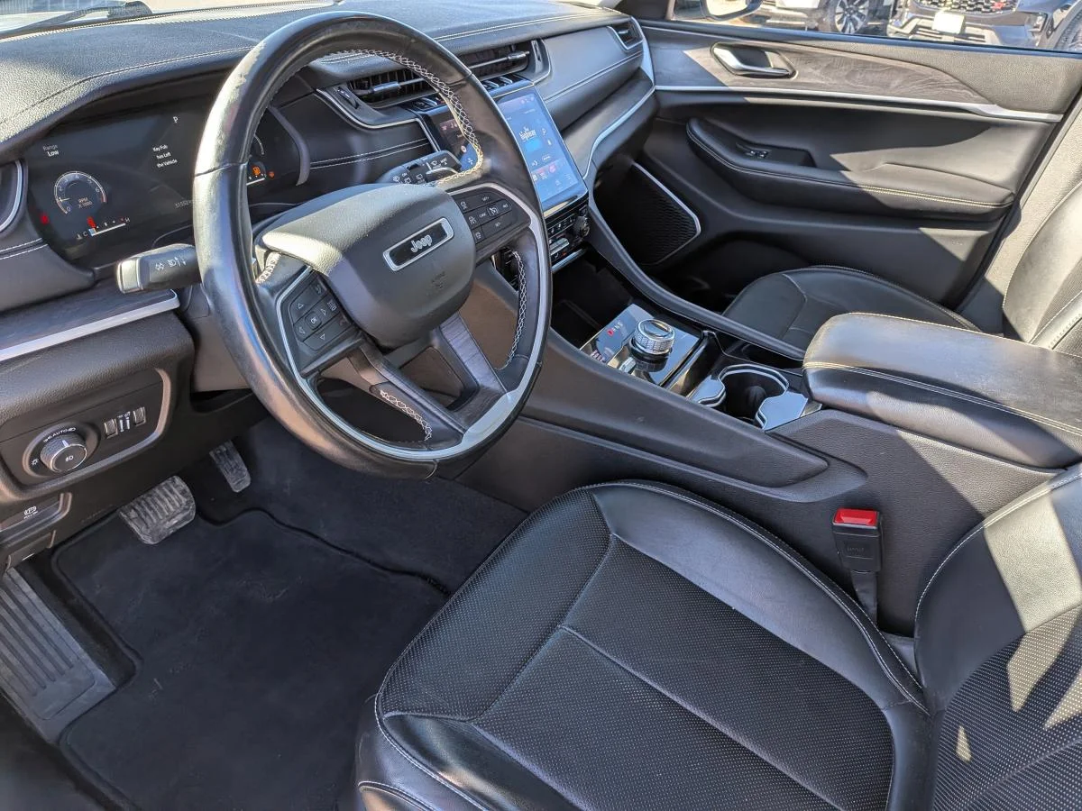 Used 2021 Silver Jeep Limited image 10