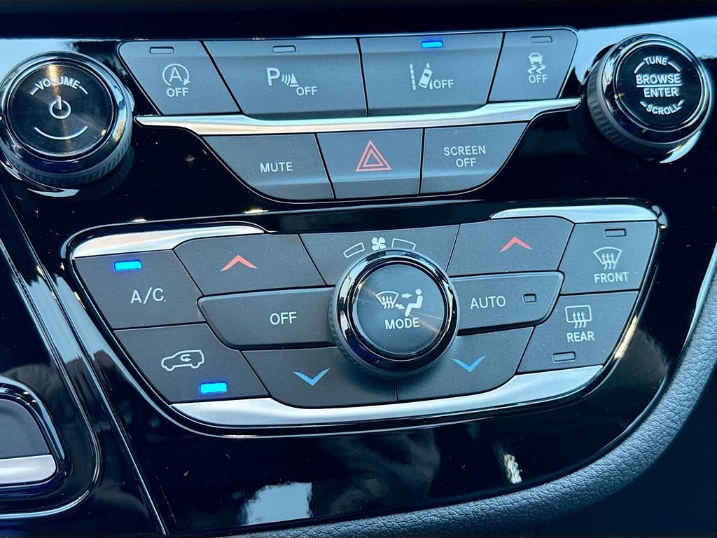 2026 Chrysler Pacifica Select - Photo 21