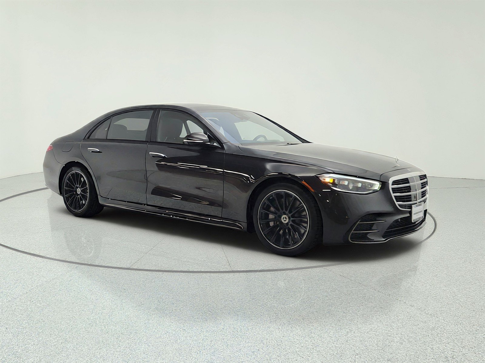 Certified Used 2023 Graphite Grey Mercedes-Benz S 500 4MATIC® Sedan image 3