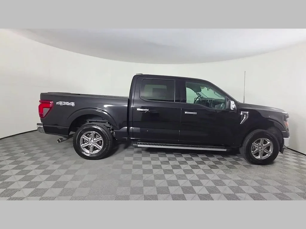 Used 2025 Black Metallic Ford XLT image 37